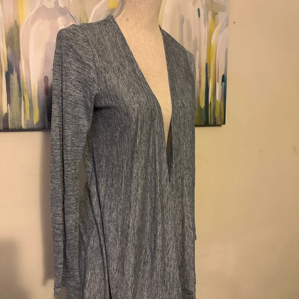 EUC Tahari XS cardigan dark grey with two front pockets - Picture 2 of 5